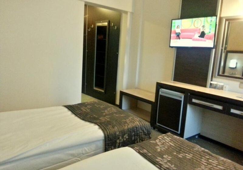 اتاق استاندارد سه نفره, Ismira