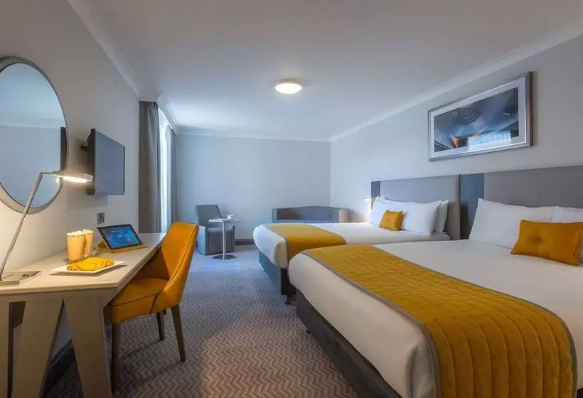 اتاق خانوادگی, Maldron Hotel Dublin Airport