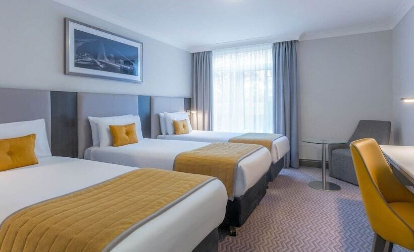 Номер Стандарт Трехместный, Maldron Hotel Dublin Airport