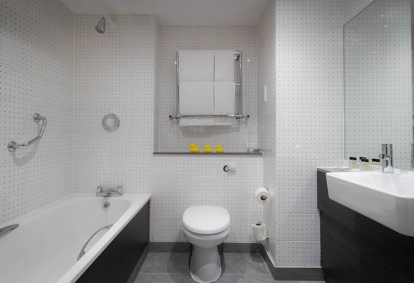 Номер Стандарт, Maldron Hotel Dublin Airport