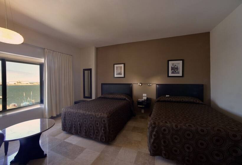 수피리어 룸, Mar Y Tierra