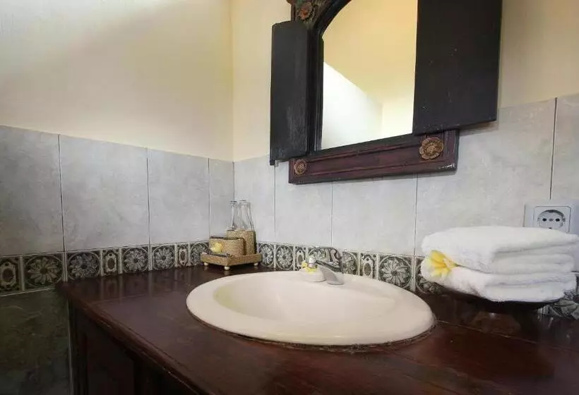 اتاق خانوادگی, Nick S Hidden Cottages By Mahaputra Chse Certified