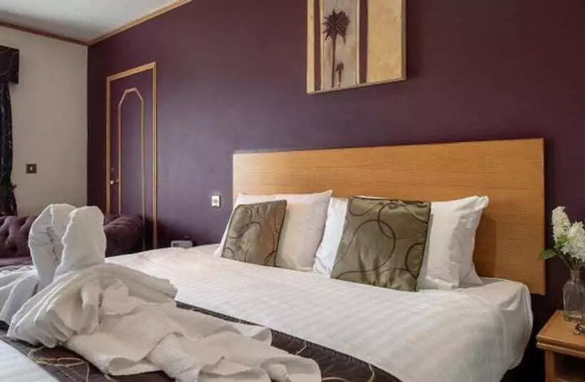Chambre Deluxe, Passage House