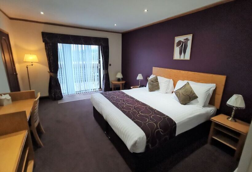 디럭스 룸, Passage House