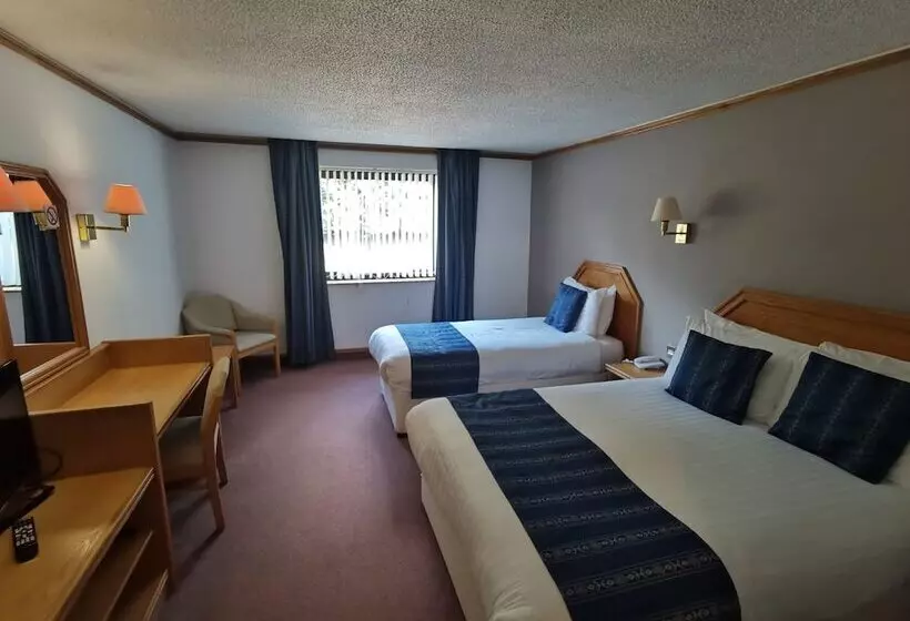Chambre Familiale, Passage House