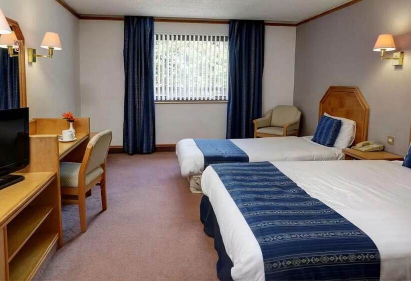 패밀리 룸, Passage House