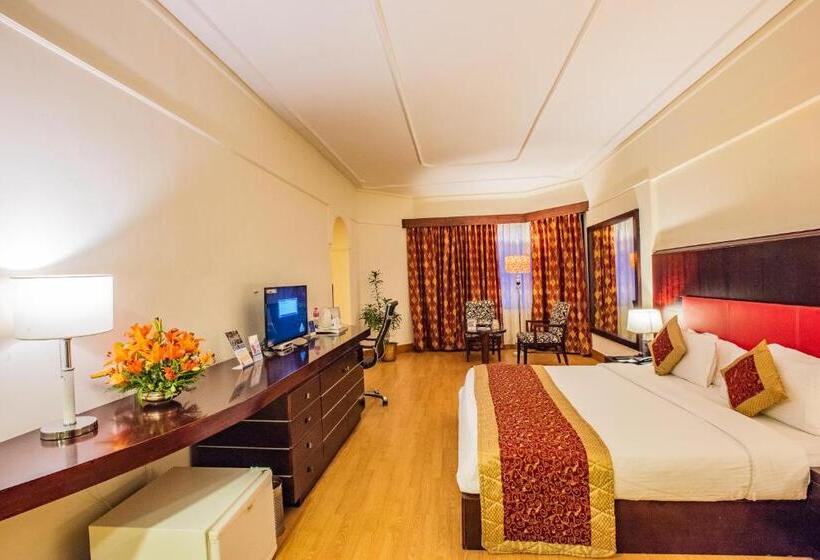 جناح إدارى, The South Park