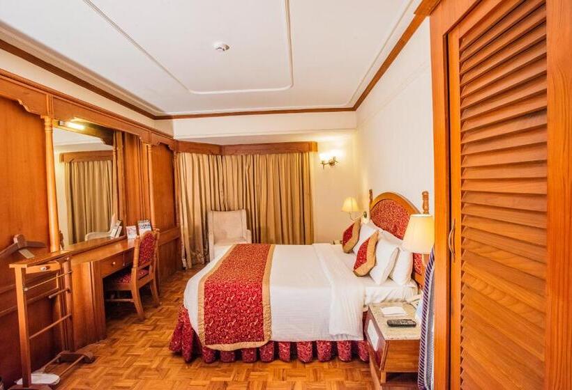 جناح ديلوكس, The South Park