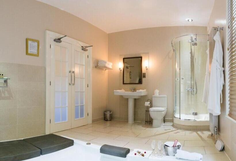 جناح ديلوكس, St Elizabeth's House