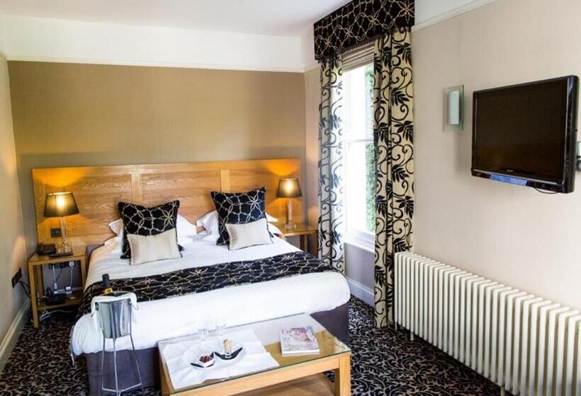 جناح ديلوكس, St Elizabeth's House