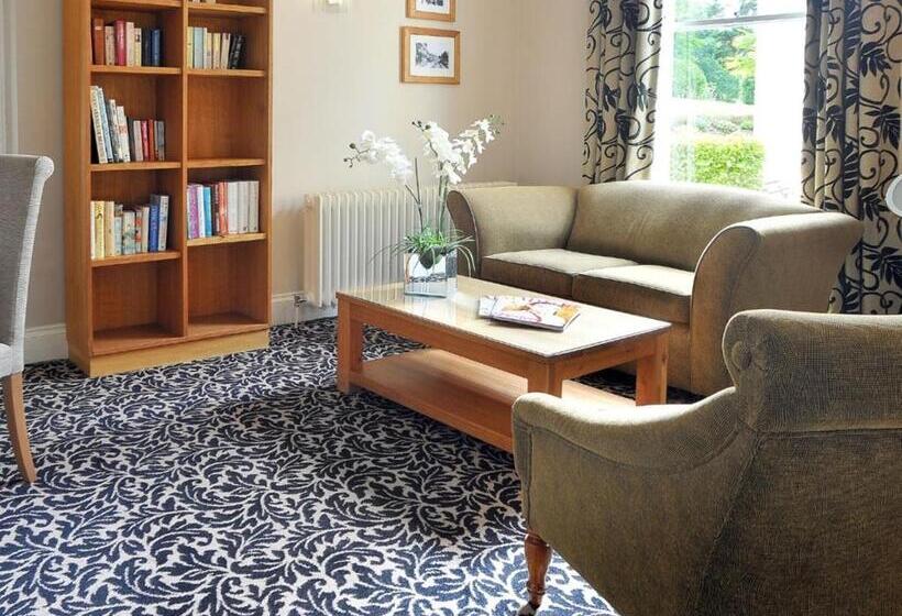 جناح ديلوكس, St Elizabeth's House