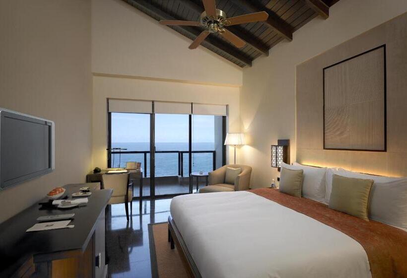 غرفة ملكية, The Leela Kovalam, A Raviz