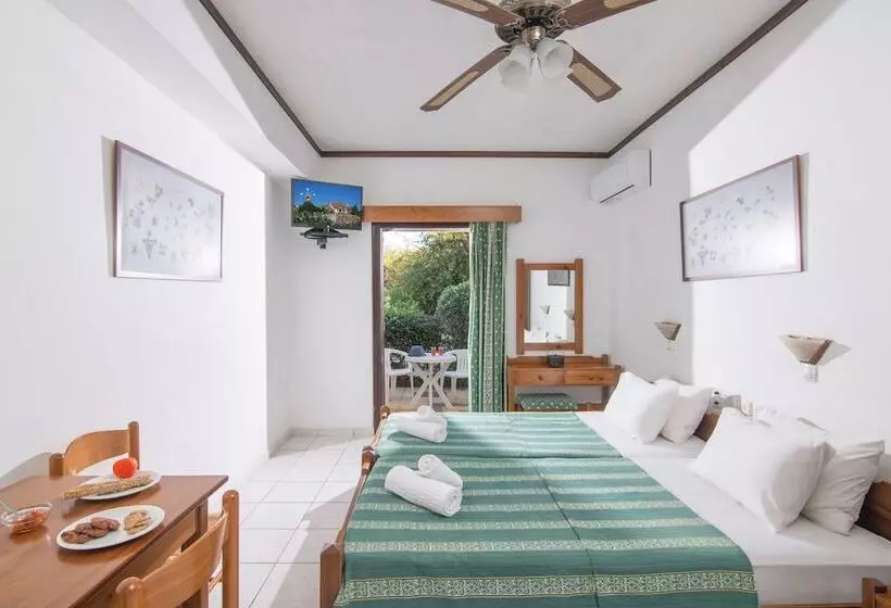استودیو استاندارد با چشمانداز, Iliostasi Beach Apartments