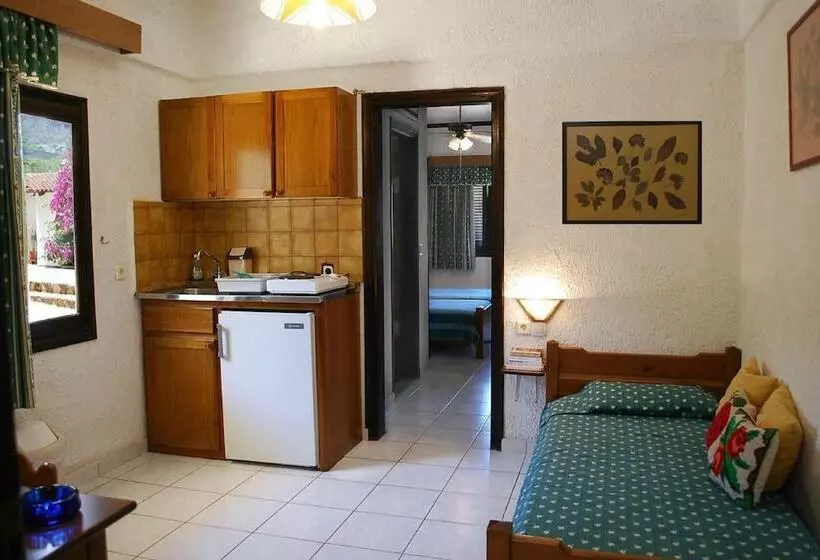 آپارتمان 1 خوابه با چشمانداز باغ, Iliostasi Beach Apartments
