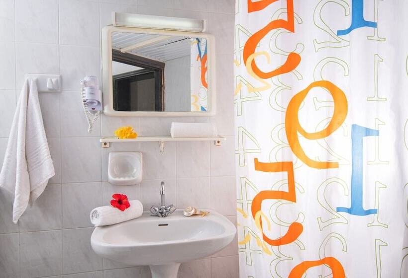 דירת חדר נוף לים, Iliostasi Beach Apartments