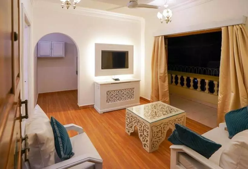 سوییت اجرایی, Lillywoods Highland Beach Resort