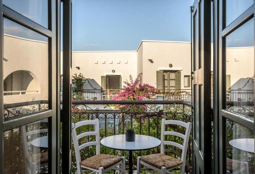 סטודיו סופריור, Nissia Kamares