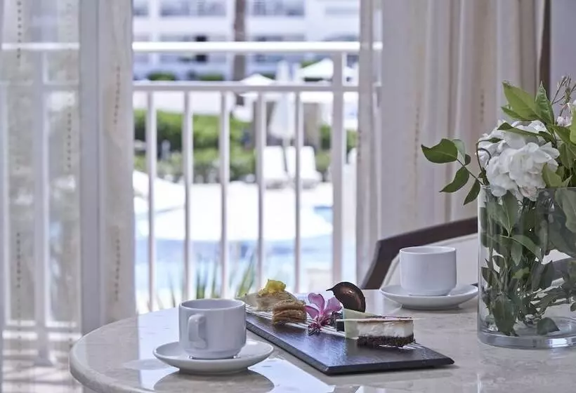سوئیت جونیور با چشم‌انداز باغ, Sandy Beach Resort
