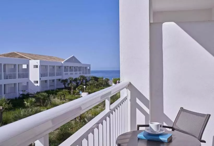 اتاق کلاسیک با چشم‌انداز باغ, Sandy Beach Resort