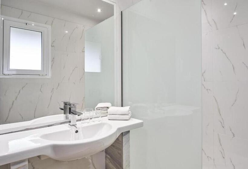 Семейный Номер Вид на Сад, Sandy Beach Resort