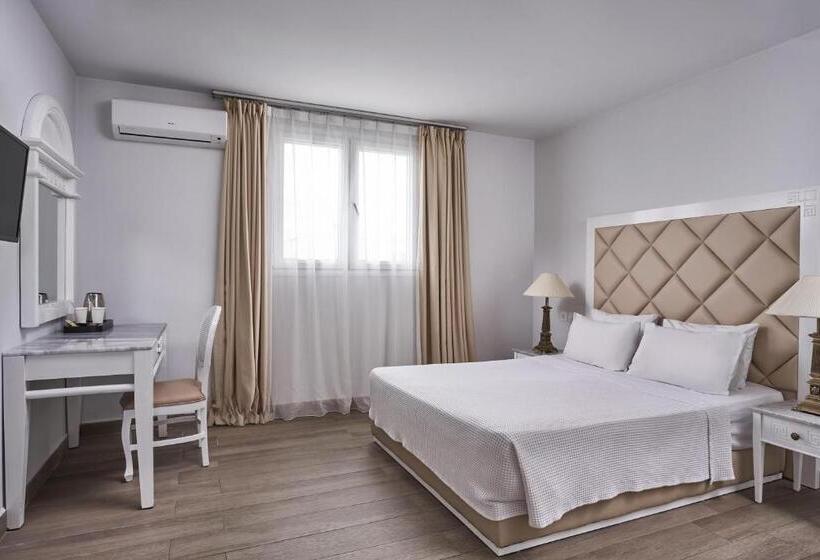 Семейный Номер Вид на Сад, Sandy Beach Resort