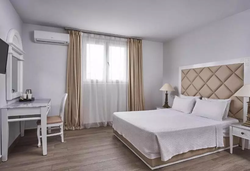 اتاق خانوادگی با چشم‌انداز باغ, Sandy Beach Resort