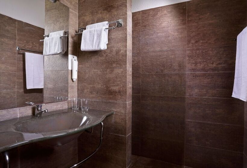 Семейный Номер Вид на Сад, Sandy Beach Resort