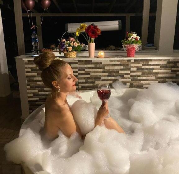 اتاق لوکس با تراس, 212 Olympos