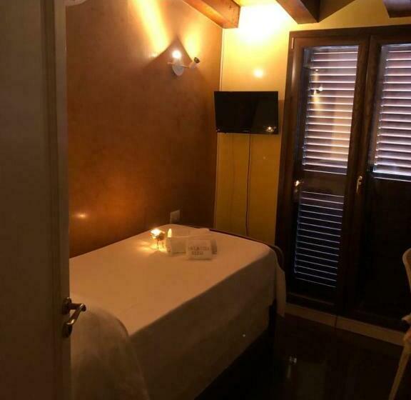 اتاق لوکس یک تخته, B&b Palazzo Eliss Di Bartocci Srl