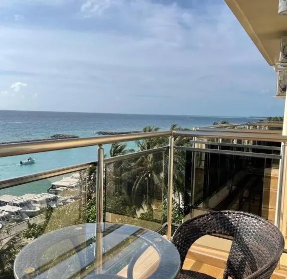 اتاق لوکس با بالکن و چشم‌انداز دریا, Icom Marina Sea View