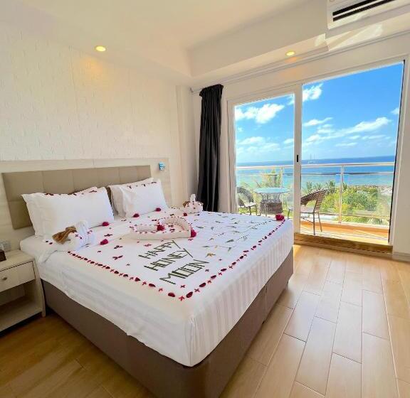 חדר דלוקס עם מרפסת נוף לים, Icom Marina Sea View