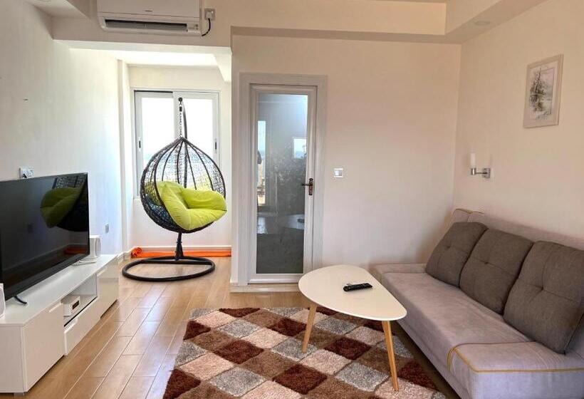 סוויטה, Icom Marina Sea View