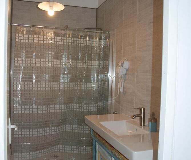 Номер Superior, Les Bulles Perchées De Lartigue