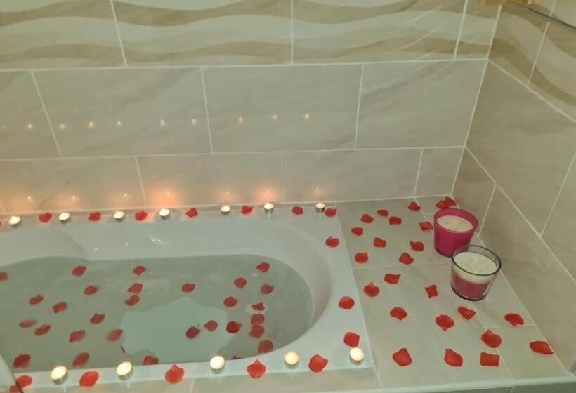 اتاق لوکس, Yangou Appart 1