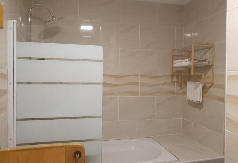 اتاق لوکس, Yangou Appart 1