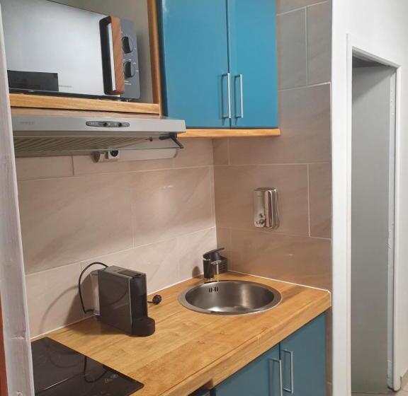 اتاق لوکس, Yangou Appart 1