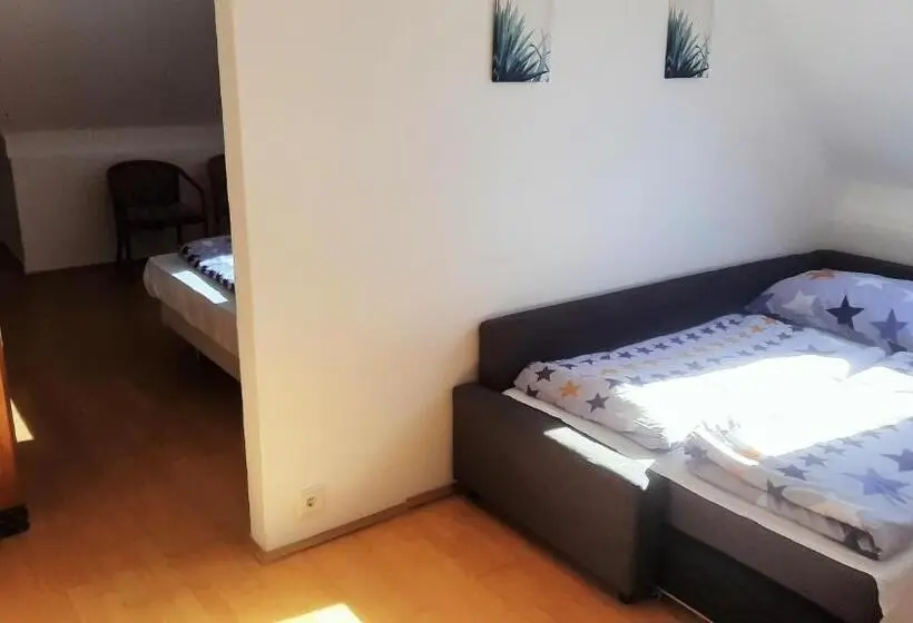 ファミリールーム, Zöldház Panzió