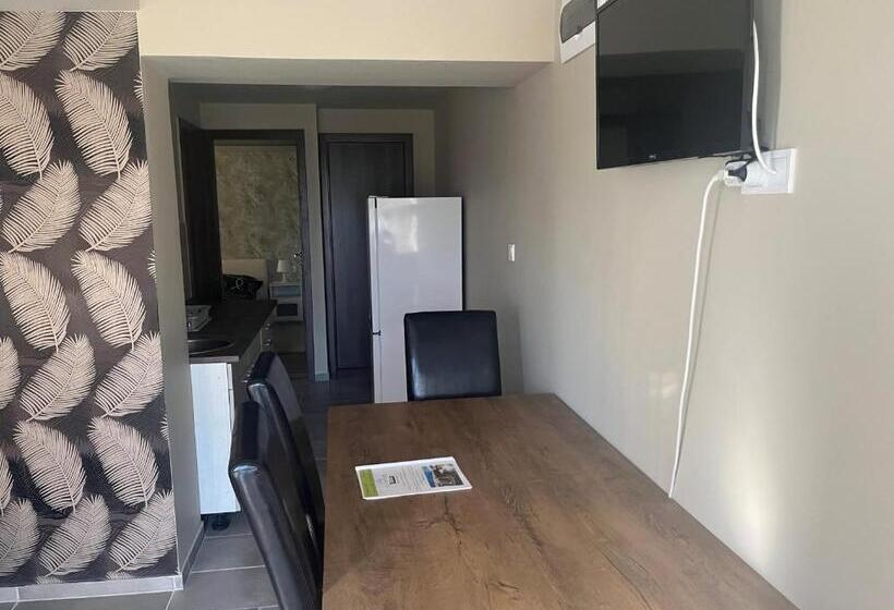 סוויטה עם טרסה, Zöldház Panzió