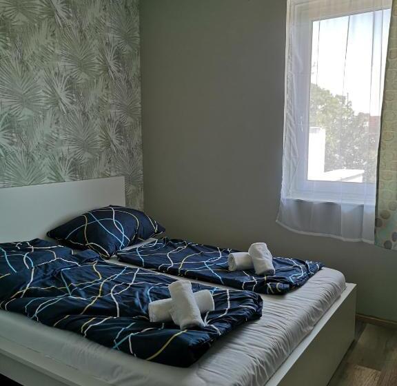 סוויטת 3 חדרי שינה, Zöldház Panzió