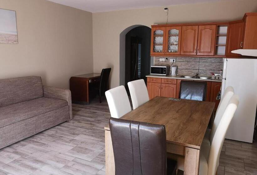 סוויטת 3 חדרי שינה, Zöldház Panzió