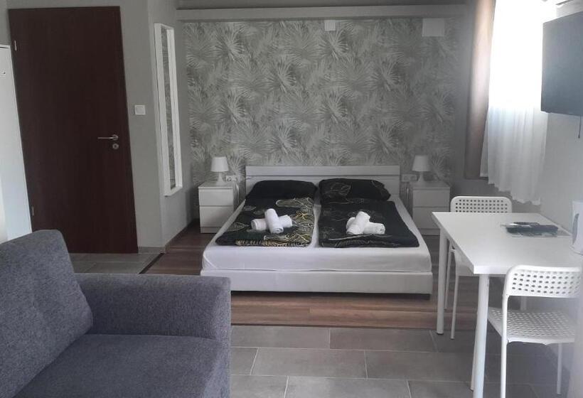 סוויטת ג'וניור עם טרסה, Zöldház Panzió