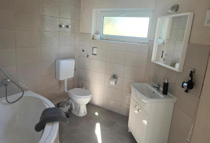 סוויטת ג'וניור עם טרסה, Zöldház Panzió