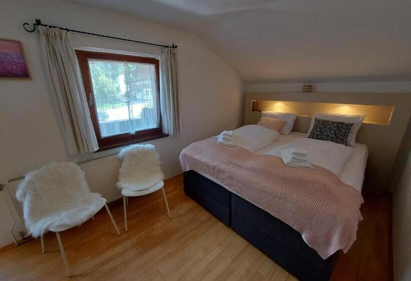 اتاق استاندارد, Zum Schneider