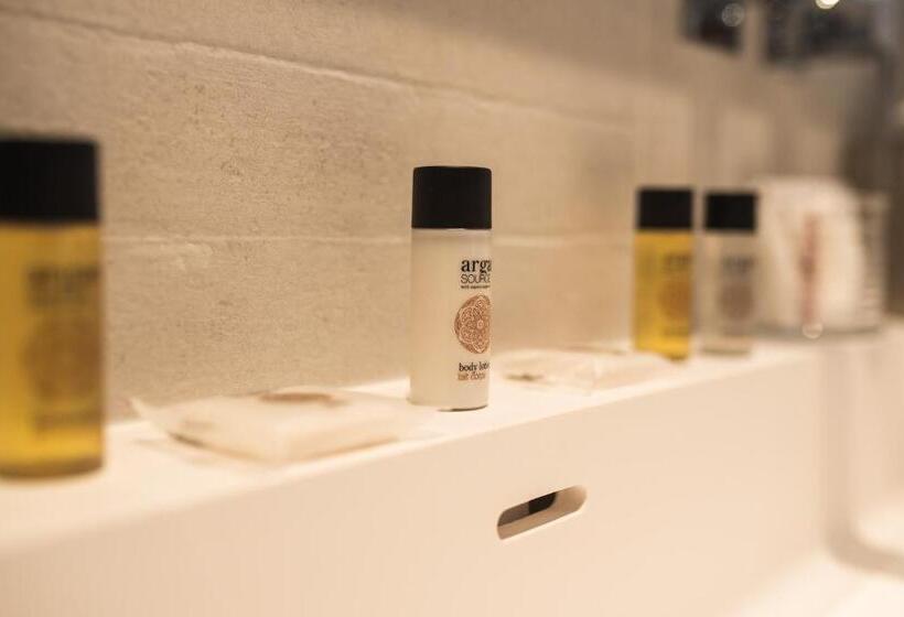 ジュニアスイート, 1770 & Spa