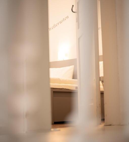 דירת חדר, Altes Pfarrhaus