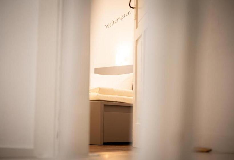 דירת חדר, Altes Pfarrhaus