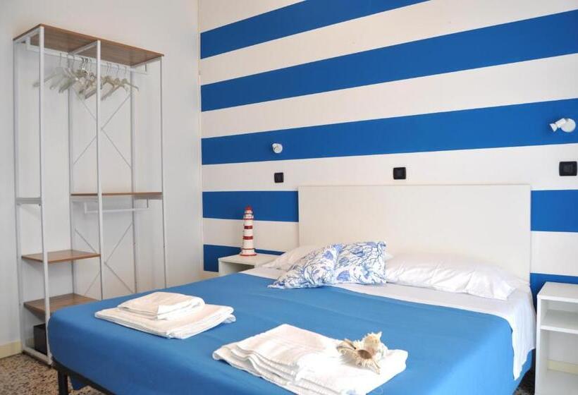 バルコニー付きスタンダードルーム, Susy Ambienti Rinnovati Direttamente Su Viale Dante E A Due Passi Dal Mare