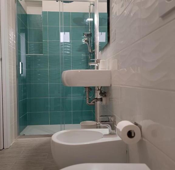 ファミリールーム, Susy Ambienti Rinnovati Direttamente Su Viale Dante E A Due Passi Dal Mare