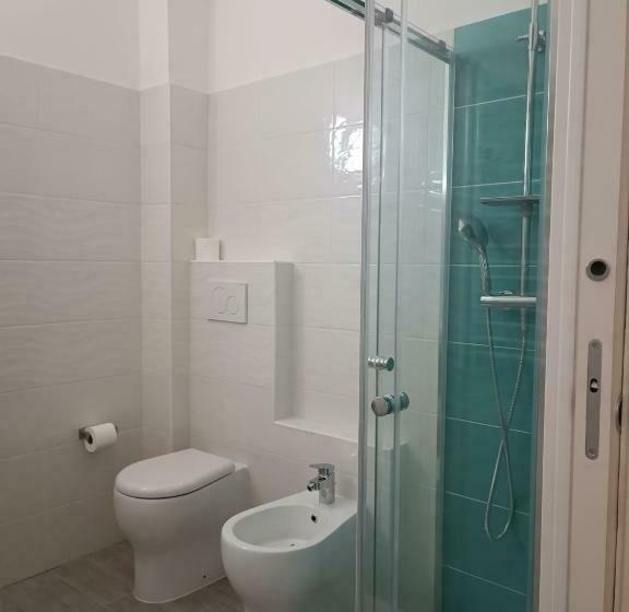 スタンダードルーム, Susy Ambienti Rinnovati Direttamente Su Viale Dante E A Due Passi Dal Mare