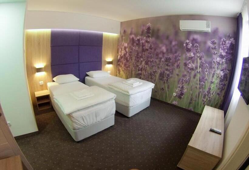 اتاق استاندارد یک نفره, Villa Pergola